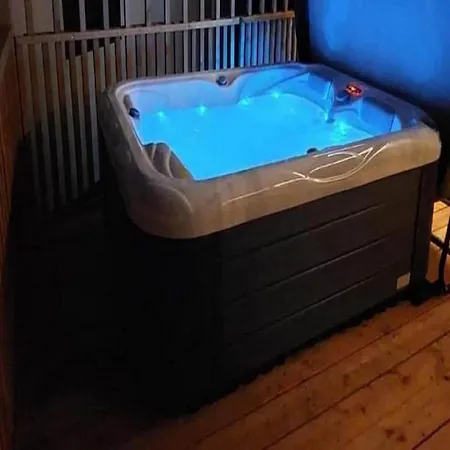 Tasha Premium Mobile With Terrace And Hot Tub Vikendica